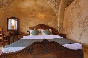 ARYAN OTEL