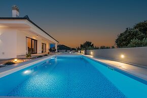 Villa Miki