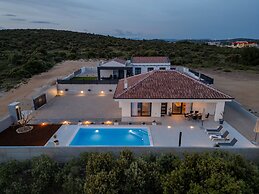 Villa Miki