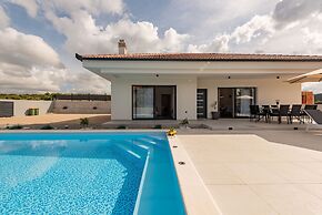 Villa Miki