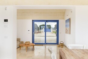 Casa Blue con piscina by Wonderful Italy