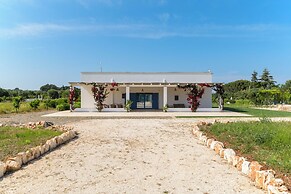 Casa Blue con piscina by Wonderful Italy