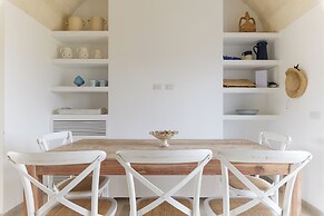 Casa Blue con piscina by Wonderful Italy