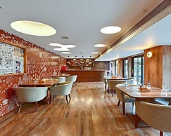 Hotel Page One