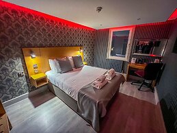 The Quayside Hotel and Bar