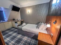 The Quayside Hotel and Bar