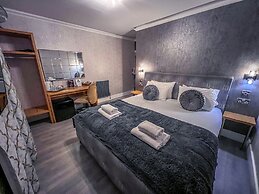 The Quayside Hotel and Bar
