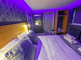 The Quayside Hotel and Bar
