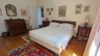 Beautiful 2-bed Apartment in Roma