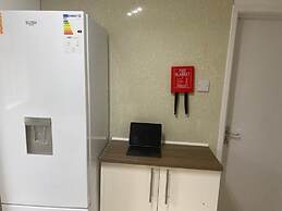Birmingham - 4BR - Sleeps 9 - Parking - Garden