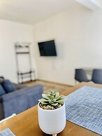 La paz Apartments