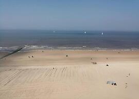 Chalet in Middelkerke Near the Beach