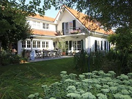 Charming Home w/ Garden