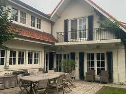 Charming Home w/ Garden