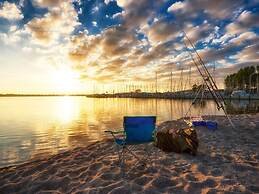 Houseboat Comfortable Vacation Home