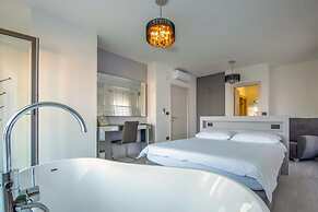 K Comfortable Holiday Residence