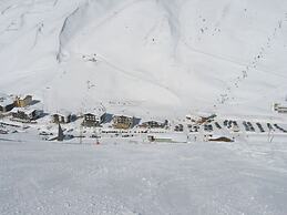 Sun & Snow in Kuhtai