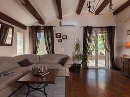 Charming Apartment in Rasa-labin