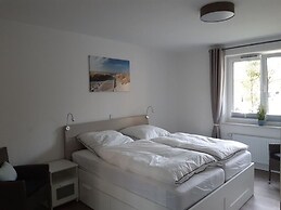 Coastal Hut No. 6 Comfortable Vacation Home
