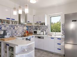 Villa on Brac Island Near Beach & Pool