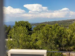 Villa on Brac Island Near Beach & Pool