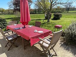Beautiful Holiday Home With Swimming Pool