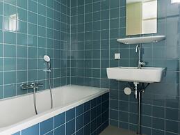 Bungalow in Friesland With Private Spa & Sloop