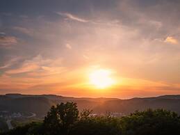 Mosel Sky Lounge With Loggia & Panoramic View