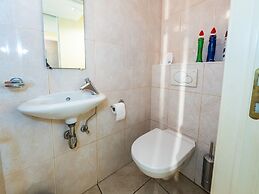 Apartment With 2 Bedrooms and Large Terrace