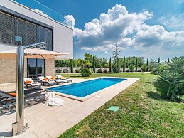 Luxury Villa With Pool and sea View