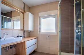 Villa Dvor Comfortable Holiday Residence