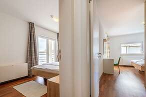 Villa Dvor Comfortable Holiday Residence