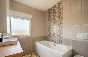 Villa Dvor Comfortable Holiday Residence