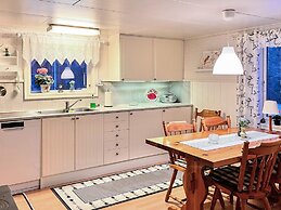 6 Person Holiday Home in Bralanda
