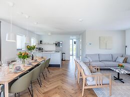 Spacious Villa on the North Sea