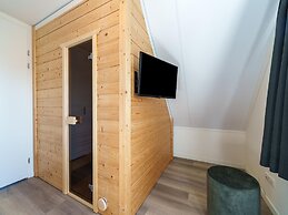 Beautiful Holiday Home With Sauna Near Rotterdam