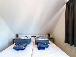 Beautiful Holiday Home With Sauna Near Rotterdam