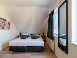 Beautiful Holiday Home With Sauna Near Rotterdam
