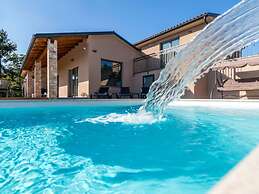 Villa Gloria Comfortable Holiday Residence