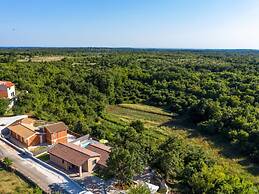 Villa Gloria Comfortable Holiday Residence