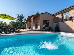 Villa Gloria Comfortable Holiday Residence