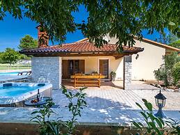 Villa Emanuel Comfortable Holiday Residence