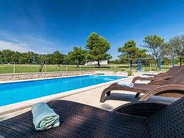 Villa Emanuel Comfortable Holiday Residence