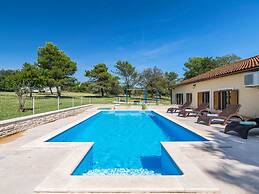 Villa Emanuel Comfortable Holiday Residence