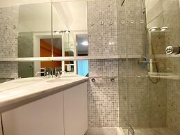 Waveside Corner Apartment