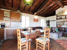 Spacious Hillstay, Piedmont
