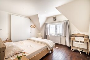 Villa in Koksijde With Sunny Garden