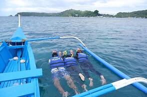 Buena Lynne White Beach Puerto Galera