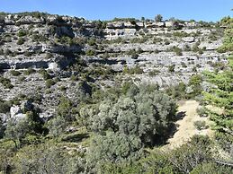 Minerve Holiday Home With Garden