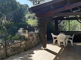 Minerve Holiday Home With Garden